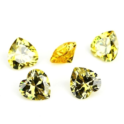 Warna CZ Moissanite Diamond Heart Cut 3x3mm 4x4mm Zirconia Kubik Sintetis