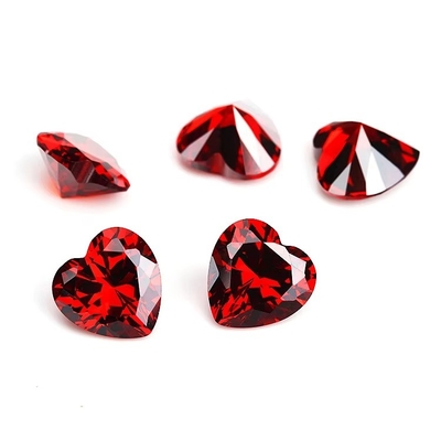 Warna CZ Moissanite Diamond Heart Cut 3x3mm 4x4mm Zirconia Kubik Sintetis