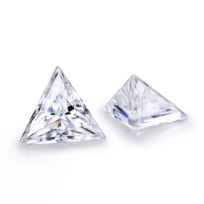 D Moissanite sintetis tanpa warna Segitiga Potongan VVS1 Lolos Moissanite Berlian 5 Karat Cincin