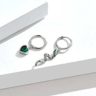 2.1x0.7cm 2.3g Sterling Silver Anting Berbentuk Hati Crystal Snake Hoop Earring OEM
