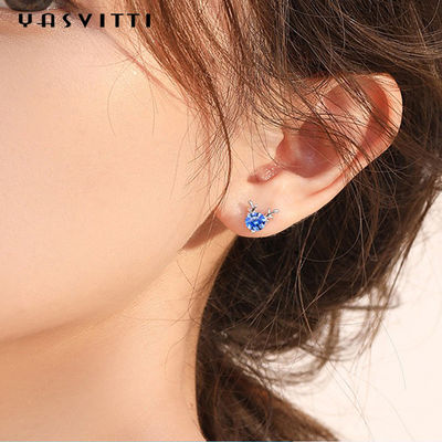 Hadiah Perhiasan Natal Fashion Kecil Rusa Anting-Anting Kepribadian Biru Putih Berlian Imitasi Mewah Wanita Anting-Anting Perhiasan