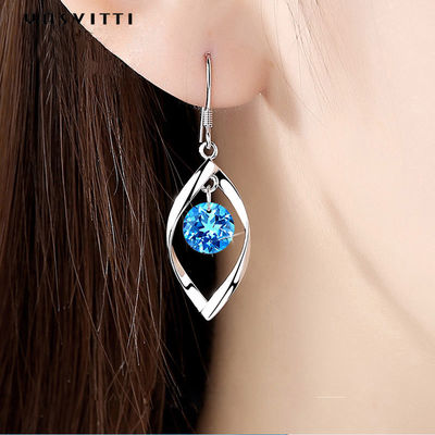 1.61 Inci 0.04oz Anting-Anting Hati Perak Nyata 5A Anting-Anting Bentuk Daun Zirkonia